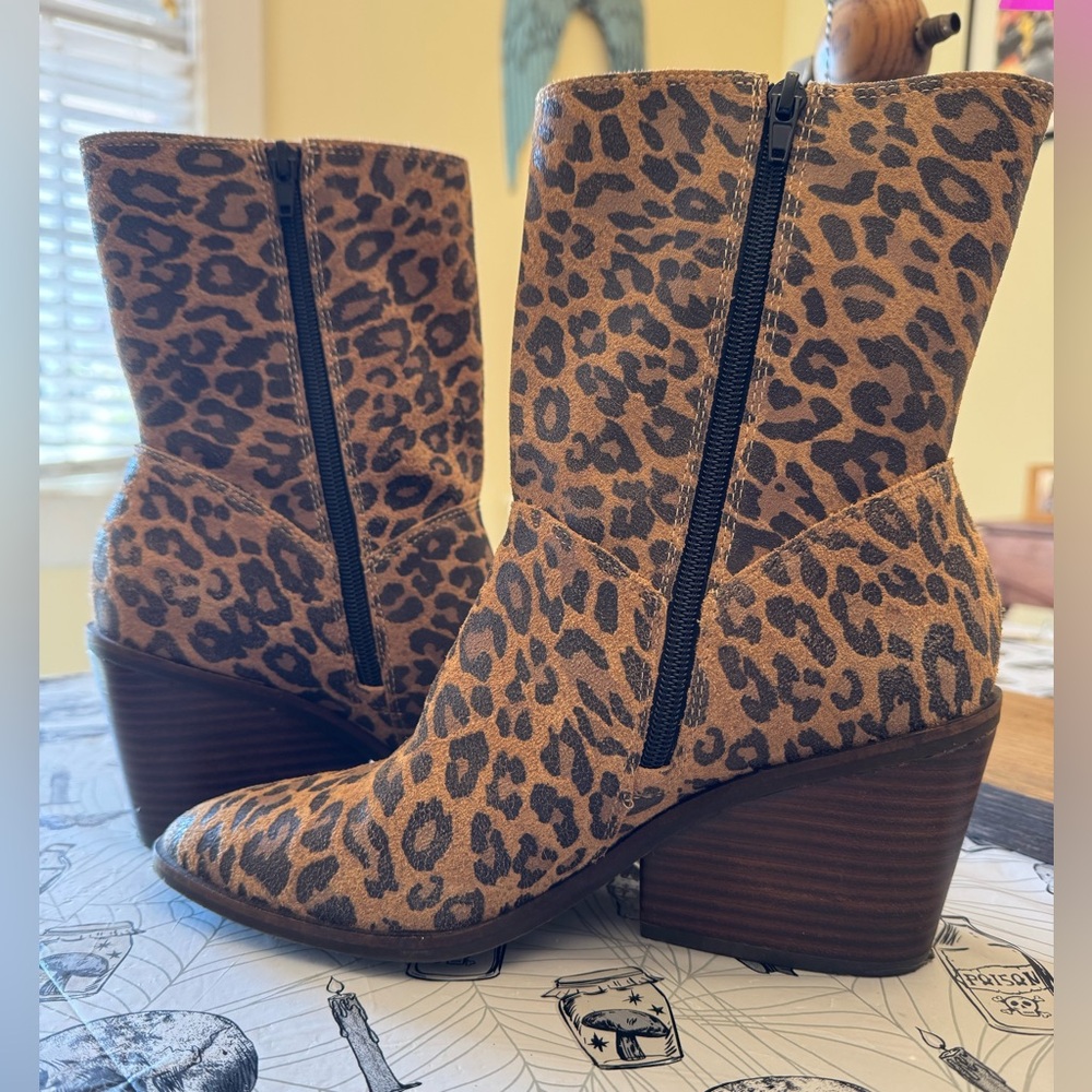 Lucky Brand Sarey Leopard Print Heeled Boots - Picture 4 of 10